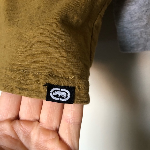 Eckō Unltd long-sleeve camo pocket Henley - Picture 8 of 8